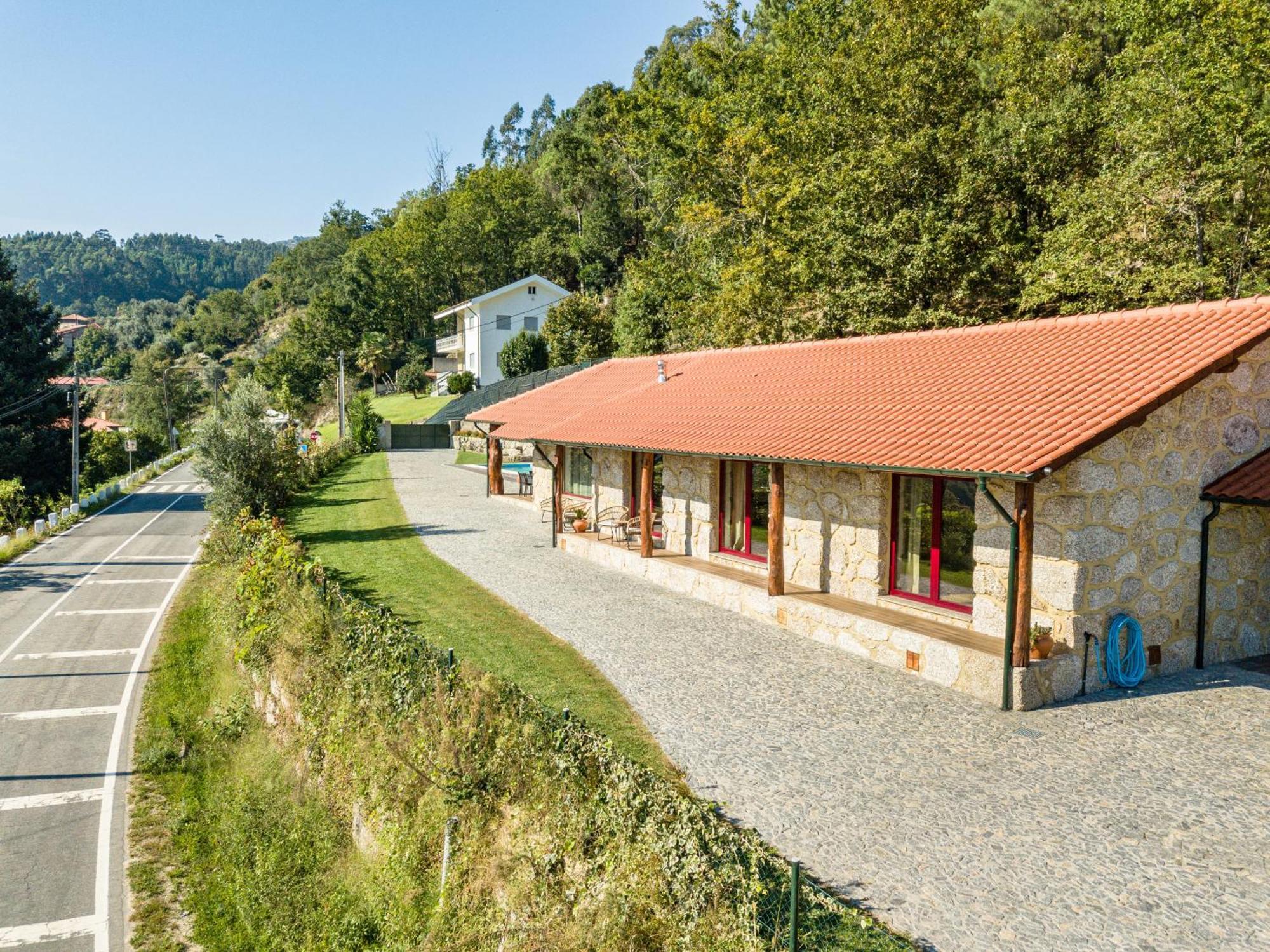 Assento Do Cavado By House And People Villa Valdosende Luaran gambar